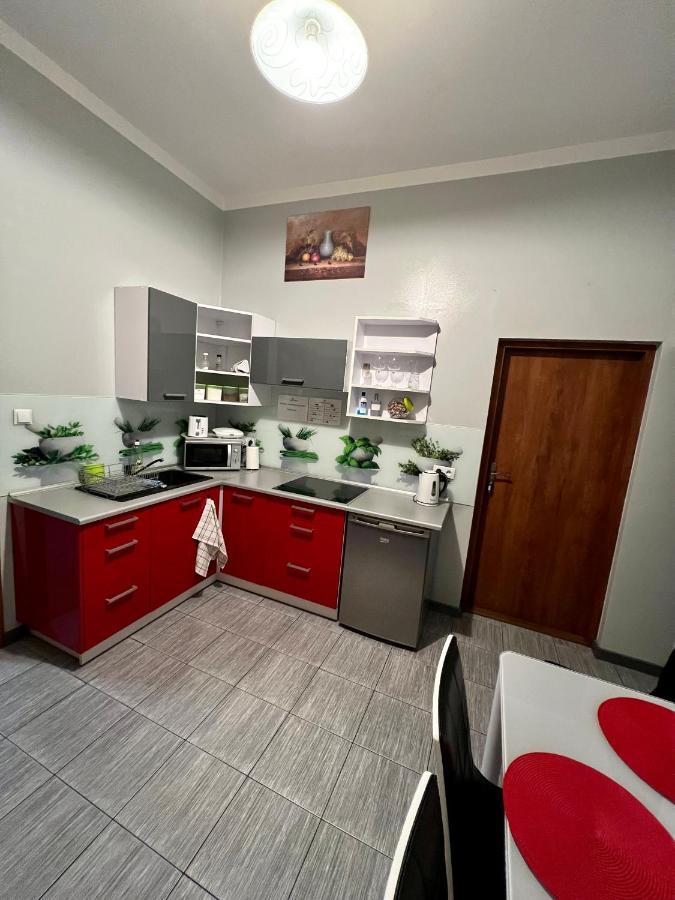 Apartamenty Ostrowiec - Pokoje Goscinne Centrum Ostrowiec Świętokrzyski 外观 照片